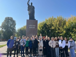 Город на слиянии двух рек